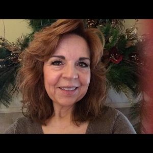 Meet your Posher, Debi